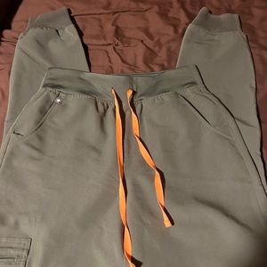 Figs! Small Tall - moss green - high waisted Zamora joggers